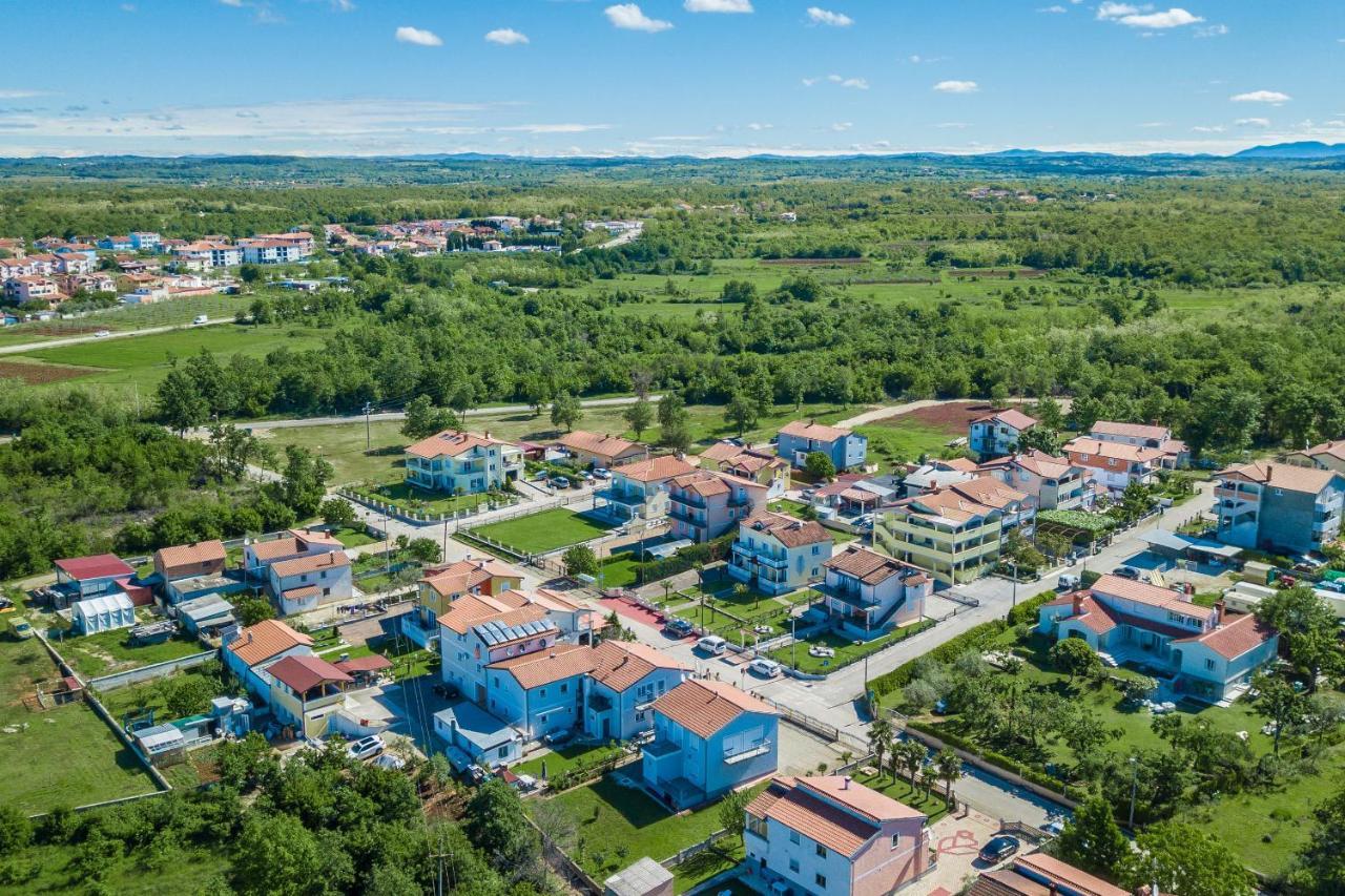 App Rosi Apartment Porec Exterior photo