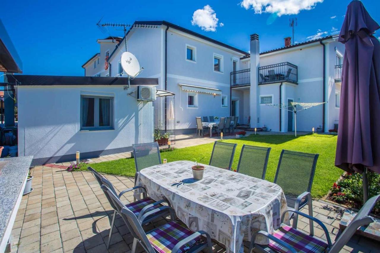 App Rosi Apartment Porec Exterior photo