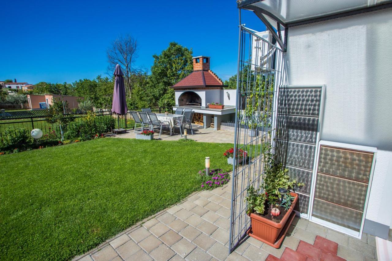 App Rosi Apartment Porec Exterior photo